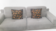 Lataa kuva Galleria-katseluun, Suzani hand-embroidered silk cushion cover - black