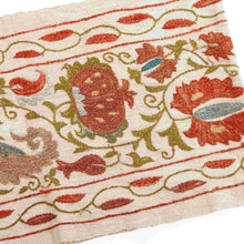 Carica l&#39;immagine nel visualizzatore di Gallery, Suzani hand-embroidered fabric - beige
