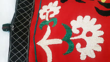 Cargar imagen en el visor de la galería, Vintage hand-embroidered Suzani from Uzbekistan 【One and only item!】