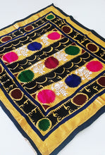 Cargar imagen en el visor de la galería, Vintage silk hand-embroidered Suzani from Uzbekistan 【One and only item!】