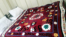 Afbeelding in Gallery-weergave laden, Vintage hand-embroidered Suzani with patchwork from Uzbekistan 【One and only item!】
