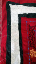 Cargar imagen en el visor de la galería, Vintage hand-embroidered Suzani with patchwork from Uzbekistan 【One and only item!】