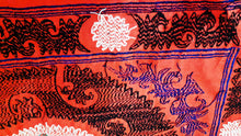 Lataa kuva Galleria-katseluun, Vintage hand embroidered Suzani from Uzbekistan 【One and only item!】