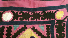 Indlæs billede til gallerivisning Vintage hand-embroidered silk Suzani from Uzbekistan 【One and only item!】