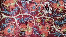 Afbeelding in Gallery-weergave laden, Suzani hand-embroidered silk fabric - red