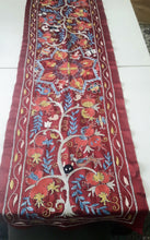 Lataa kuva Galleria-katseluun, Suzani hand-embroidered silk fabric - red