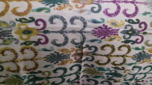 Handgemachtes Textil aus Kamelwolle mit Drucken - mehrfarbig