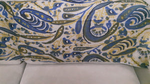 Handgemachtes Textil aus Kamelwolle mit Drucken - blau und gelb