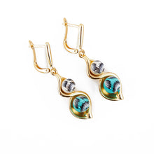 Carica l&#39;immagine nel visualizzatore di Gallery, Gold earrings with traditional Ikat pattern