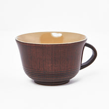 Cargar imagen en el visor de la galería, Hida-Shunkei lacquered wooden coffee/teacup and saucer set.