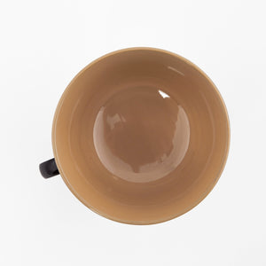 Hida-Shunkei lackiertes Kaffee-/Teetassen- und Untertassen-Set aus Holz.