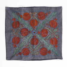 Afbeelding in Gallery-weergave laden, Suzani hand-embroidered cushion cover - grey with pomegranate pattern