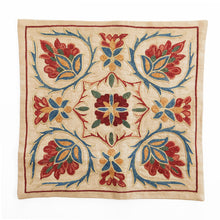 Afbeelding in Gallery-weergave laden, Uzbeki contemporary silk Suzani cushion cover