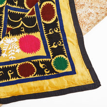 Lataa kuva Galleria-katseluun, Vintage silk hand-embroidered Suzani from Uzbekistan 【One and only item!】